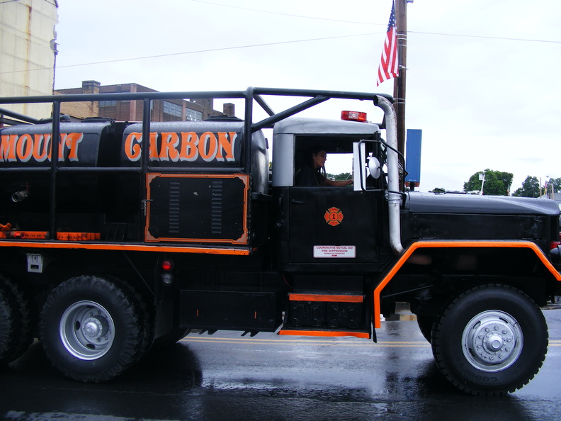 9_11 fire truck paraid 261.JPG
